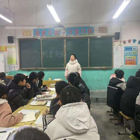 兰考县孟寨乡孟寨小学开展逃生避险疏散演练