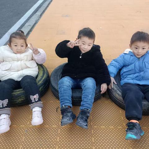 郭湾华龙幼儿园的中班的小朋友们周末愉快！