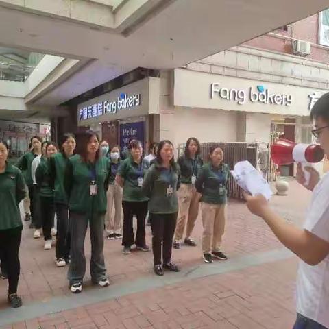 联合广场店“劳动最光荣，好券抢先惠”活动宣传