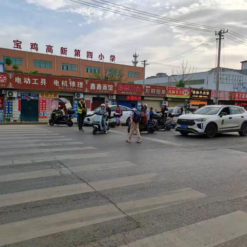 爱心护学、最美身影