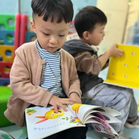 爱上阅读，快乐阅读———山庄幼儿园阅读时间