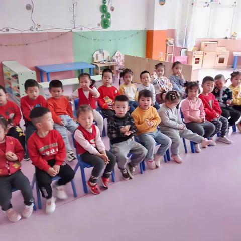 苗三班三月第五周-----“用爱相守，一起成长”🎈本周精彩回顾