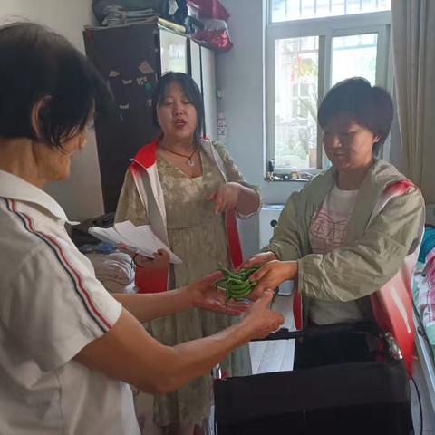 长乐西路街道 | 电建社区开展“益亩同心坊”在有机菜田里种下童年与健康活动