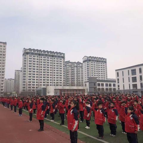 滦州市横渠实验小学第四周升旗仪式——“勤俭节约，从我做起！”