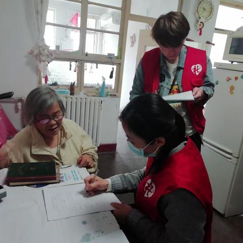 【王官庄街道社工站】爱心慰问暖人心 情系老人显真情