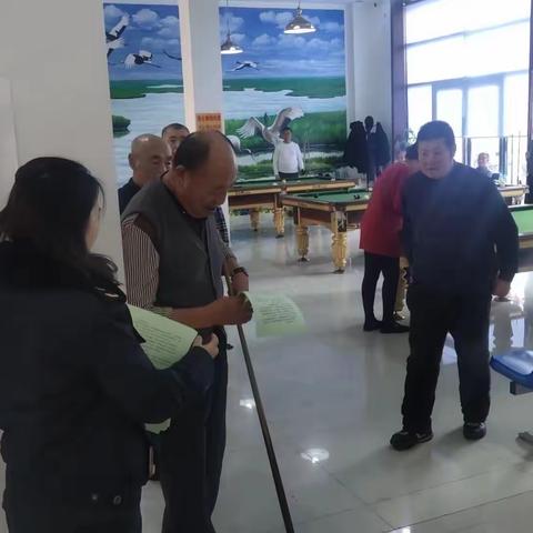 依安县市场监督管理局组织开展艾滋病宣传活动