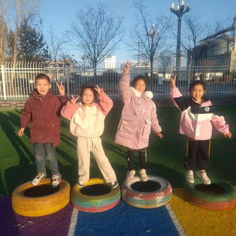 果果一班《书满童心 为爱而行》