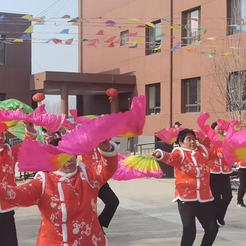 东新庄镇“心系群众  情暖遵化”系列活动之（十五）——爱满敬老院，情暖老人心