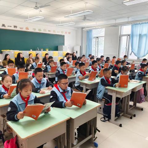 家校共育谱美篇，静待花开助成长-四年级一班家长开放日活动