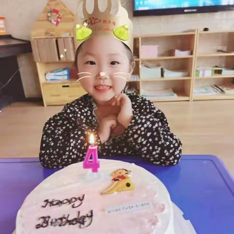 4岁的露露VS5岁的时候