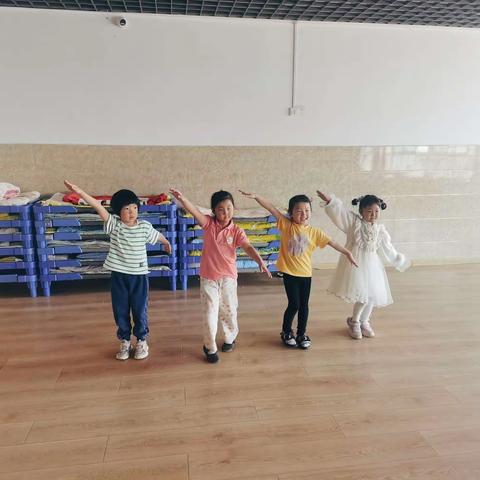 蕾一班小剧场邀请函