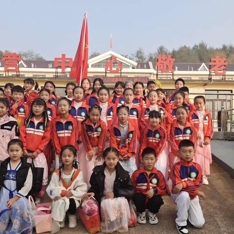 “敬老爱老   情暖重阳”