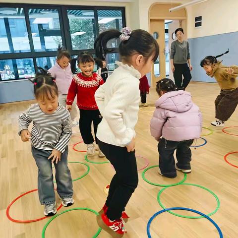 🌈寓教于乐，启迪童心——东方之星幼教集团橙郡园🏠小二班