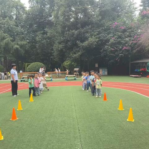 四川天府新区半山幼儿园乐贝A班一周精彩回顾（10.9-10.11）