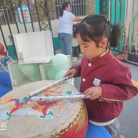 胡娜嘉宝贝成长记录