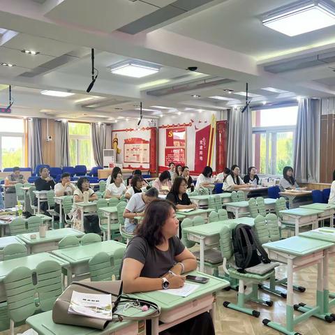 因龄定策研教材--密云区小学英语2025-2026学年度第一学期一、六年级英语教材培训活动