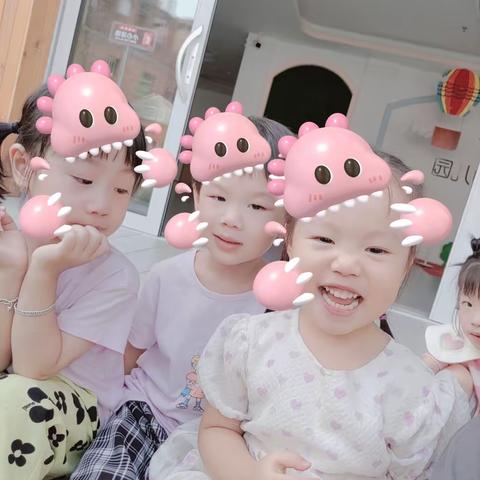 时光与你们都很甜✌