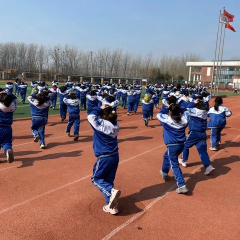 防震演练，安全相伴——单县北城小学开展防震演练活动