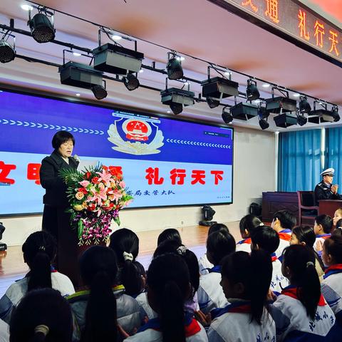 家校同心筑基石，共育新苗向暖阳——北城小学期中家长会