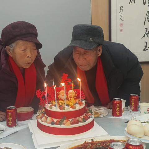 松鹤延年添福寿 阖家欢聚庆吉辰