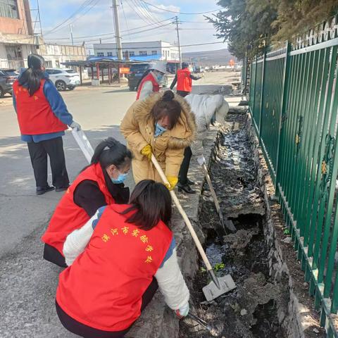 “争当志愿者，创文巩卫”——漠河市实验幼儿园“爱国卫生月” 志愿服务活动