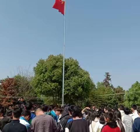 防溺水活动常搞                  生命花必将灿烂