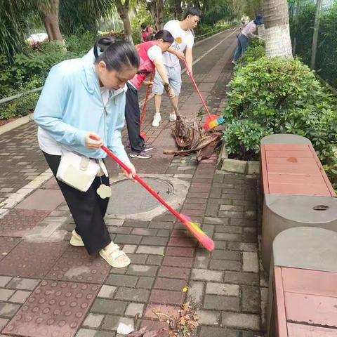 东方社区开展爱国卫生义务大扫除活动