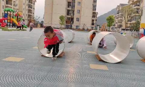 一起涂鸦，快乐加倍~——步马新市民幼儿园中三班