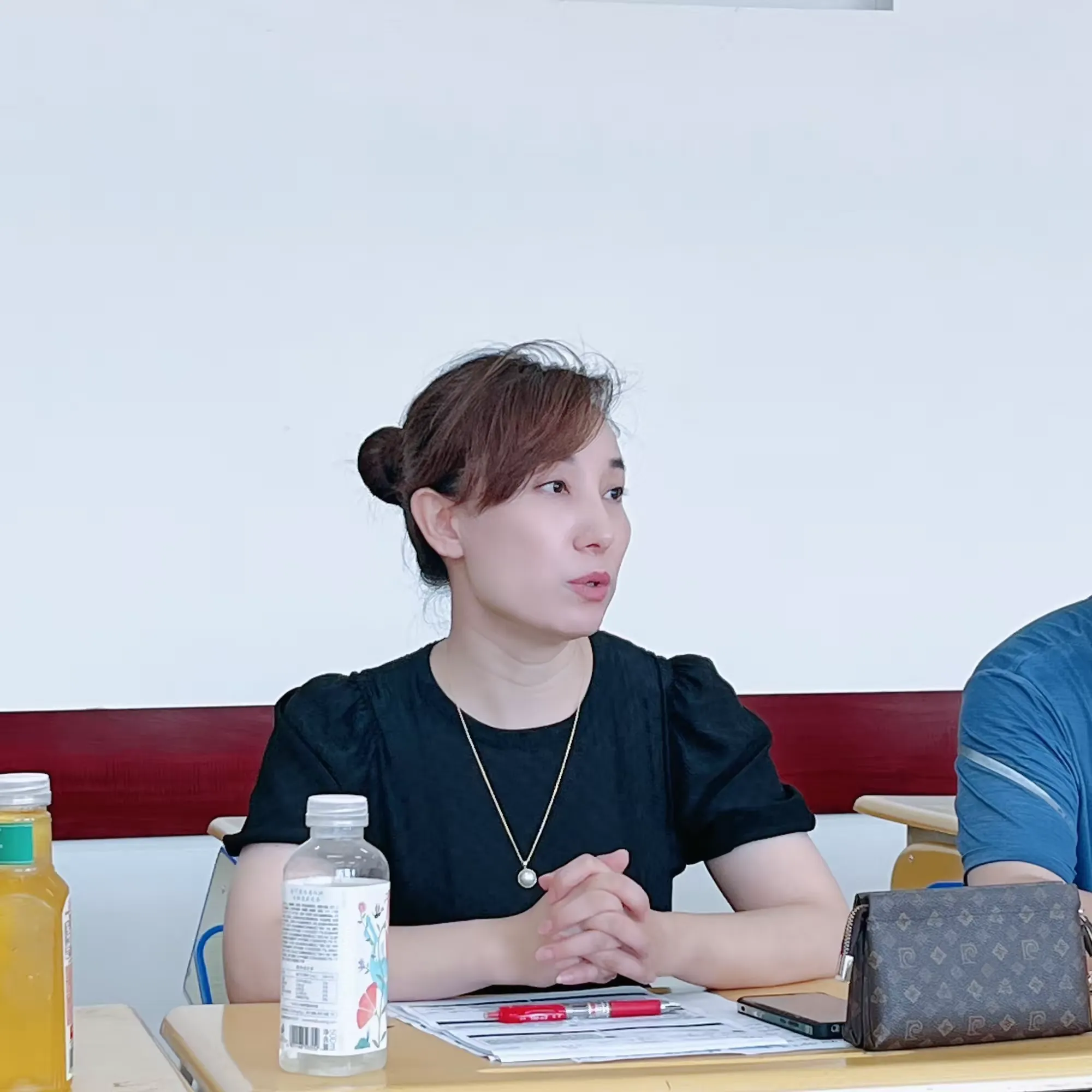 简篇-“奋楫笃行,臻于至善;行而不辍,履践致远”——哈一二二中学校政治组教研活动