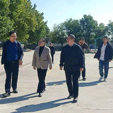 白水县副县长刘亚平一行莅临白水煤矿中学检查指导工作