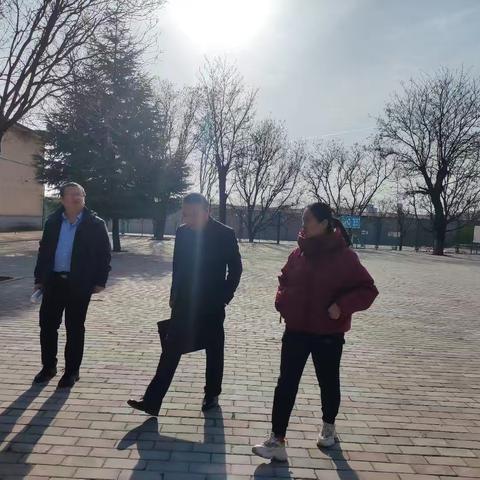 督查诊断促提升 科学备考促发展——白水县教育体育局副局长李建周一行莅临白水煤矿中学督查初三复课工作