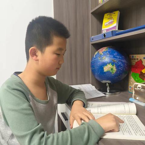 宝塔小学六（5）班 沐浴书香 幸福成长 ——寻找最美读书小明星