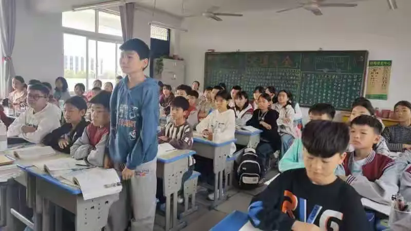 简篇-为了进一步提高教师专业素养和教育教学能力,加强教师队伍建设,培养一支高素质专业化的优秀教师队伍,伯阳小学于2023.9.23-10.25开展了教师听评课活动。