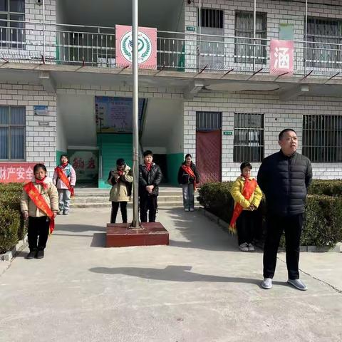 东师庄小学开展植树节系列活动