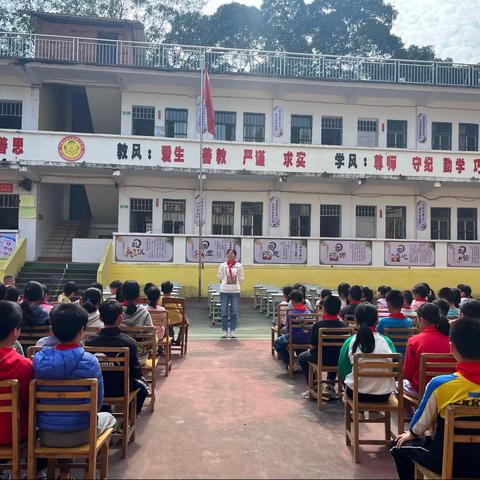 课桌小天地  舞动大精彩——山心镇寨门小学举行课桌舞比赛活动