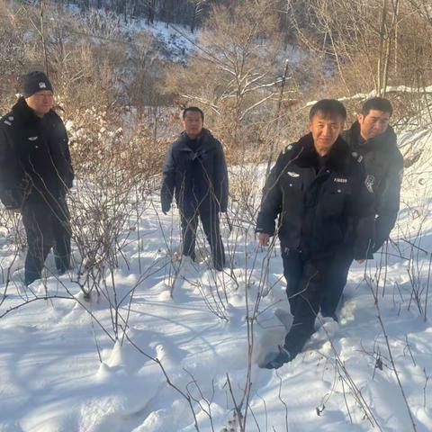 十三道沟林场副林长深入中和管护站进行督导检查