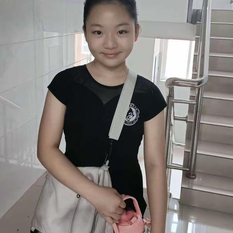 靳俊玲的简篇