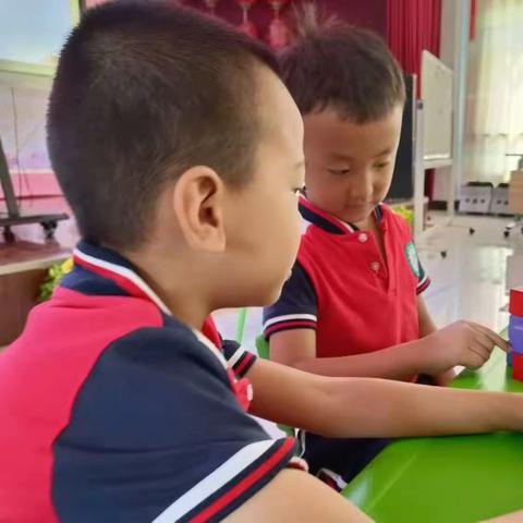 【教研动态】”幼小衔接视角下的自主游戏//数学活动”——启蒙幼儿园大班组教研活动