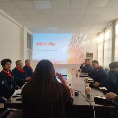 哈密分公司团客部开展“三月保险知识进企业”宣讲活动