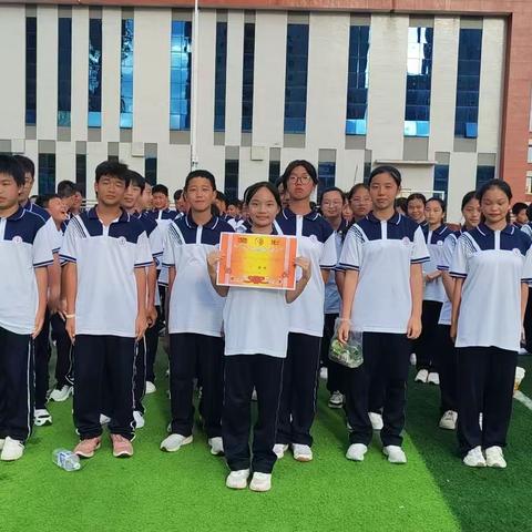 磨砺意志映青春 协同育人共成长 冷水江市第二中学 2511班军训纪实