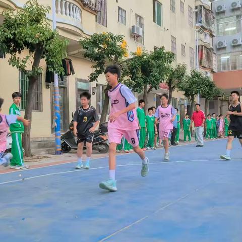 化州市石龙中学第五届 “青春杯”男子﻿篮球赛 ﻿激战正酣