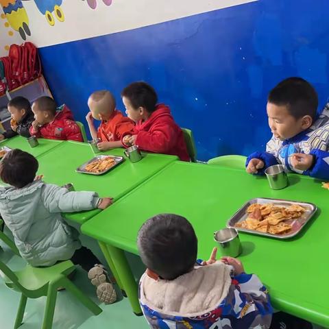 幼儿园的快乐生活——昕蕾幼儿园一周回顾