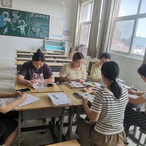 新学期凝聚智慧，新起点奋力前行—临沂佳和小学英语组一单元集体备课活动