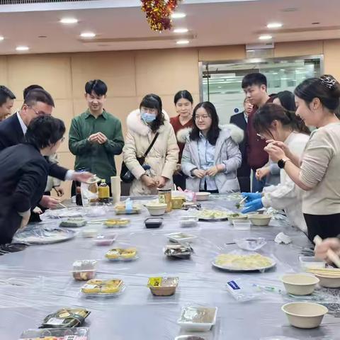 共迎新春 包您幸福——普陀支行召开“新意满满迎春节 暖意融融共团圆”非沪籍青年员工团拜会