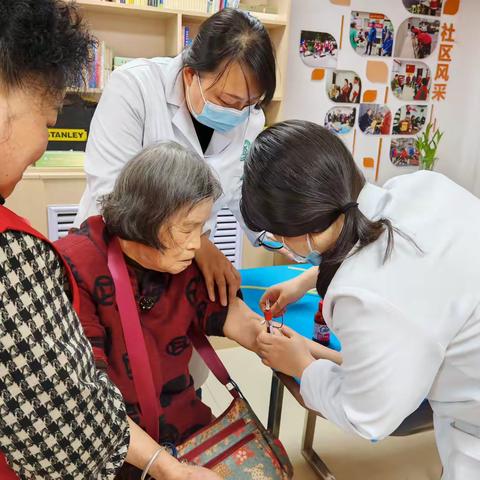 “啄木鸟到小区 温暖老人心”邻里服务站开展老年人健康体检服务