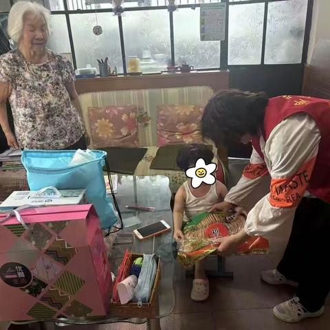 情暖“六一” 与爱“童”行