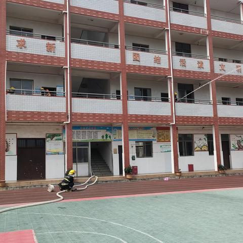 人人讲安全、个个会应急-----佛堂消防走进成杰小学