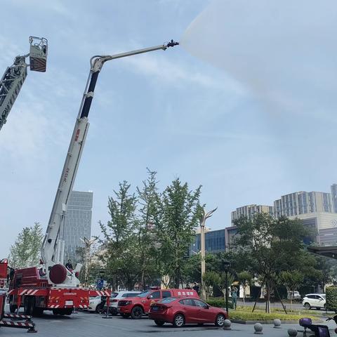 人人讲安全、个个会应急———佛堂消防走进高层小区 开展消防安全宣传活动