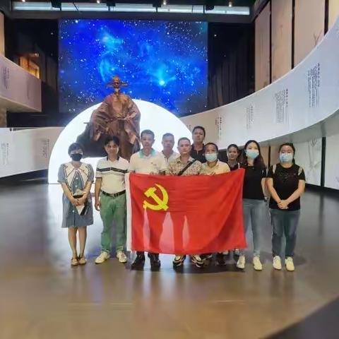 海口琼山饮食服务公司党支部开展〞传承海瑞精神 弘扬清风正气"主题党日活动