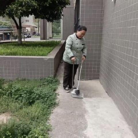 凝心聚力优环境 百日整治焕新颜——西北政法大学社区开展物业管理服务“百日行动”暨垃圾分类专项宣传